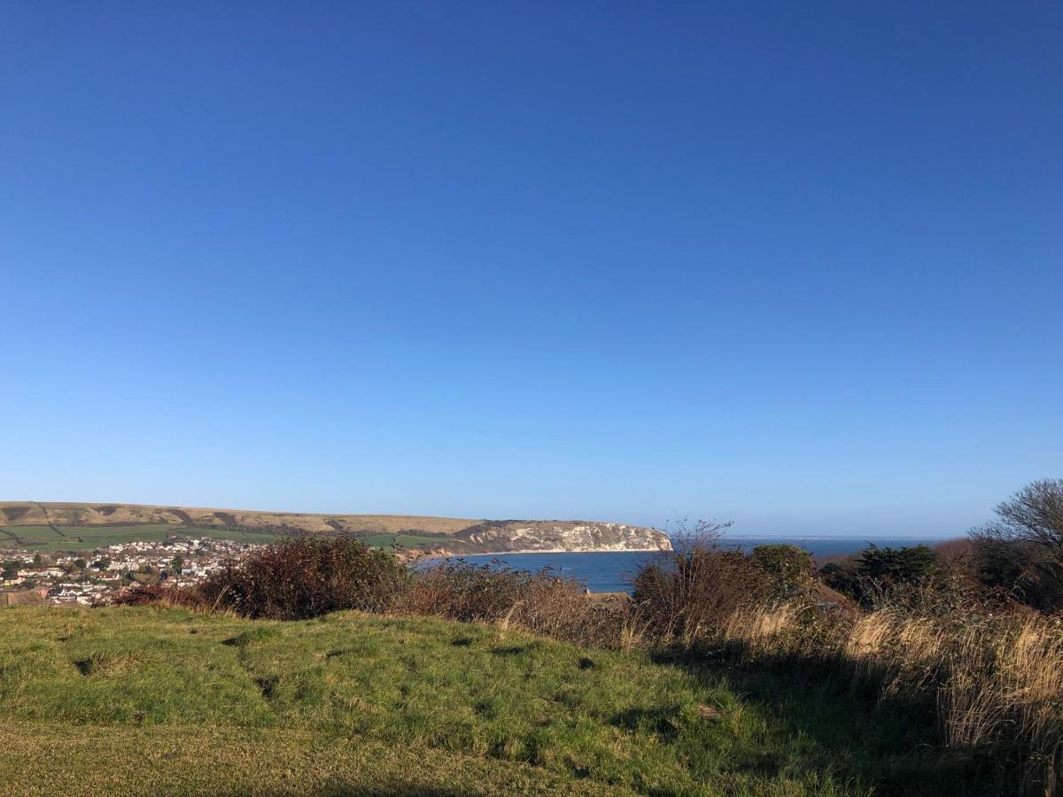 Апартаменты Purbeck Hill View Суонидж Экстерьер фото