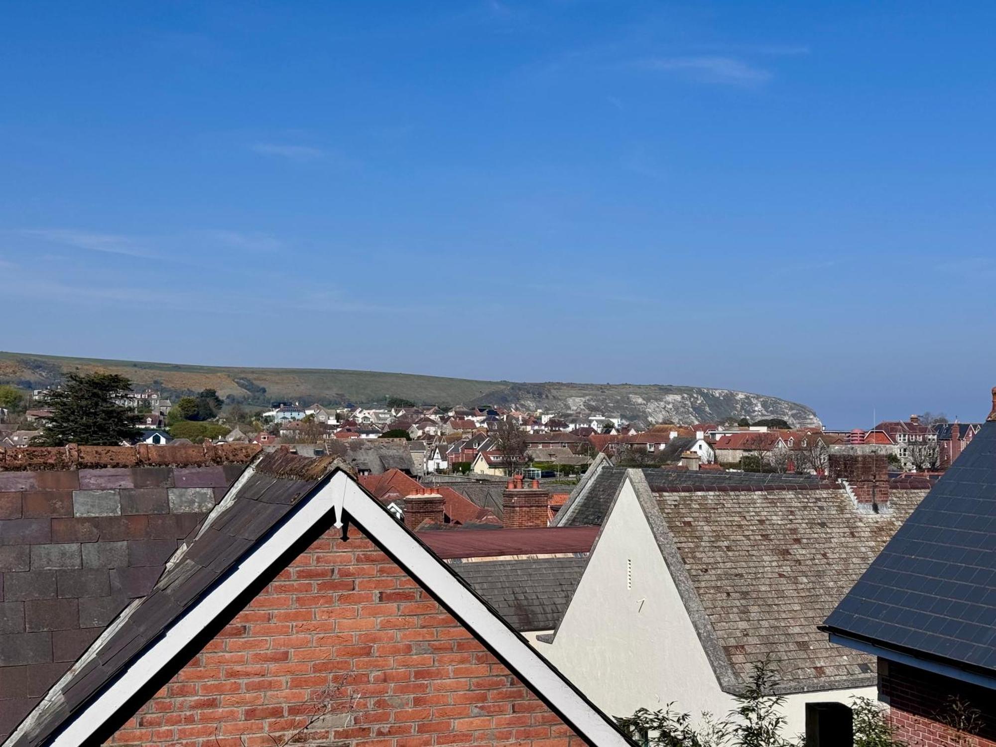 Апартаменты Purbeck Hill View Суонидж Экстерьер фото
